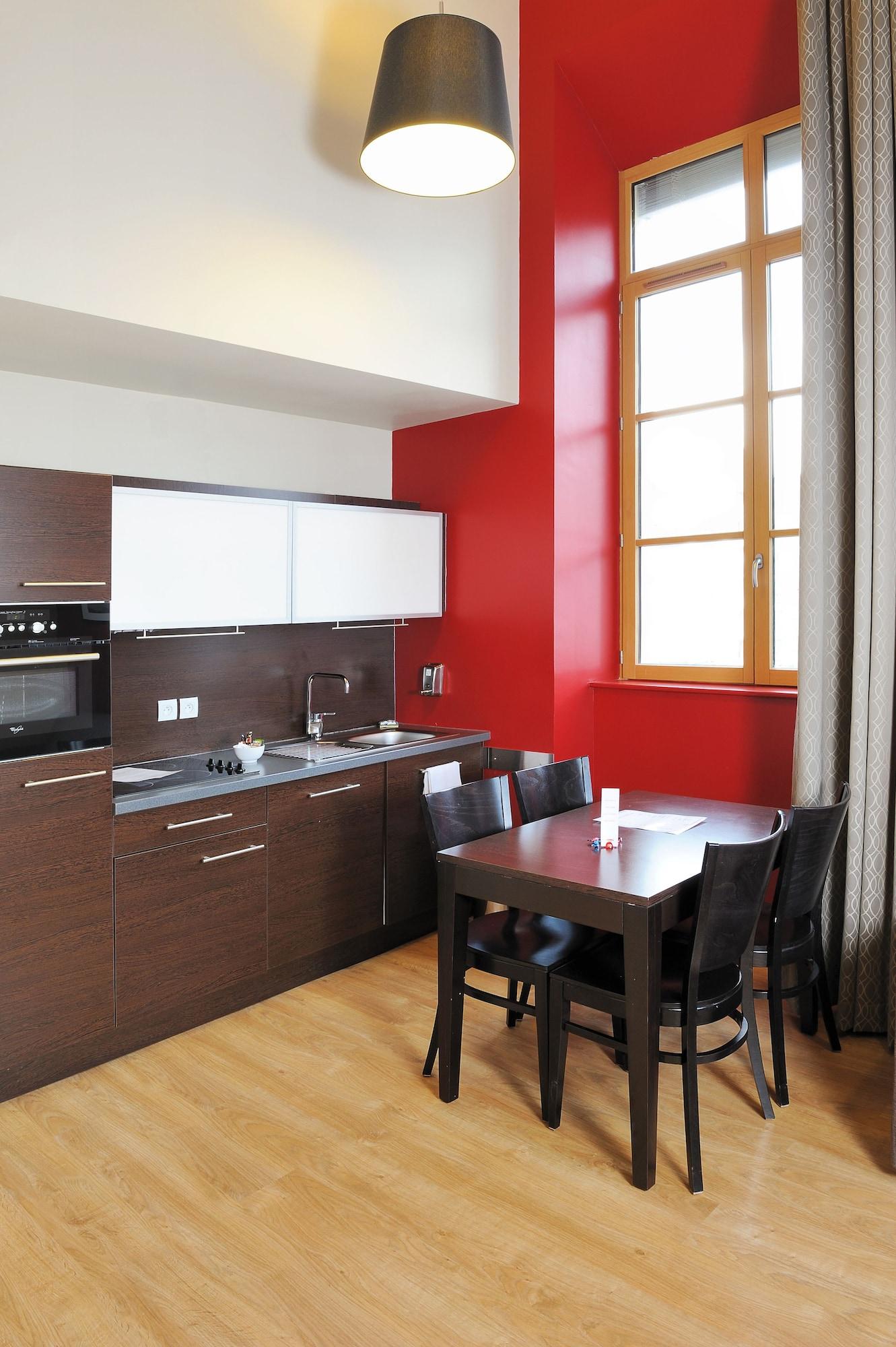 Residhome Grenoble Caserne De Bonne Room photo