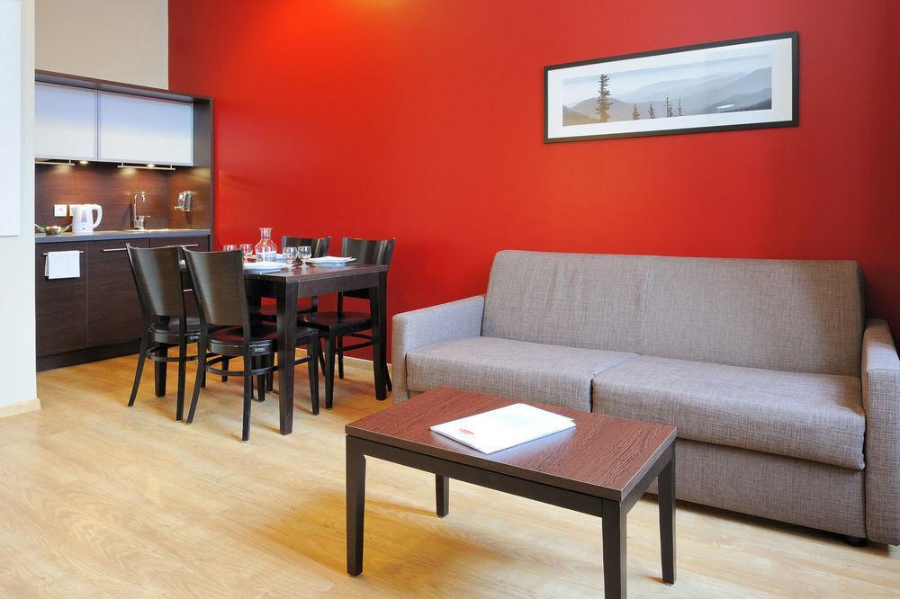 Residhome Grenoble Caserne De Bonne Room photo